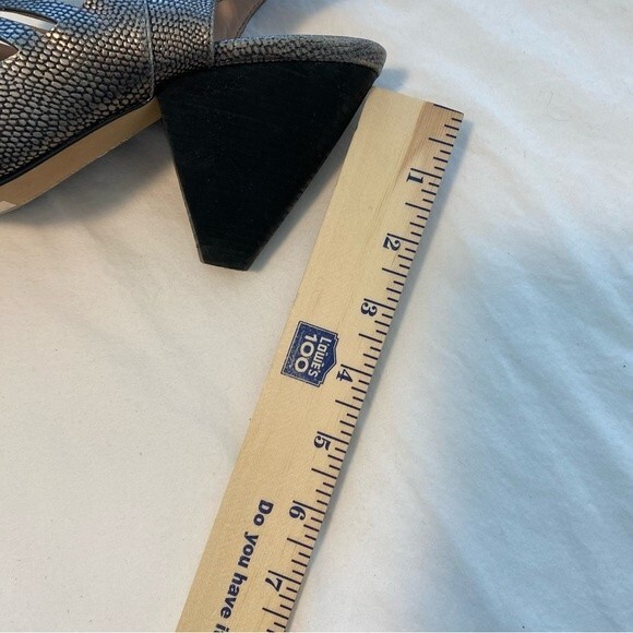 Vince Camuto Metallic Gold Strappy Zipper Peep Toe 3" Heels  Leather Size 9.5M - Picture 11 of 12